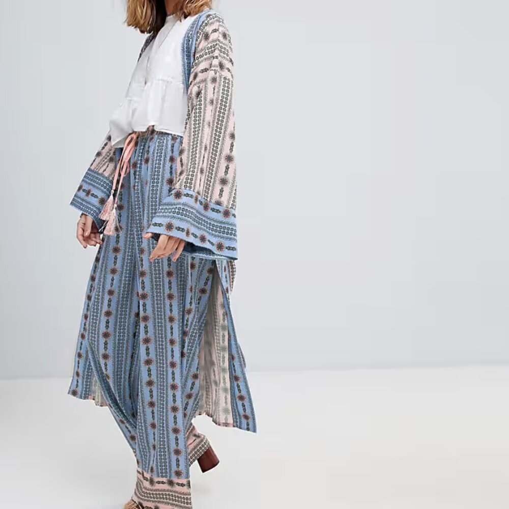 Sisters Of The Tribe Petite Kimono In Floral Stripe Print Size 4